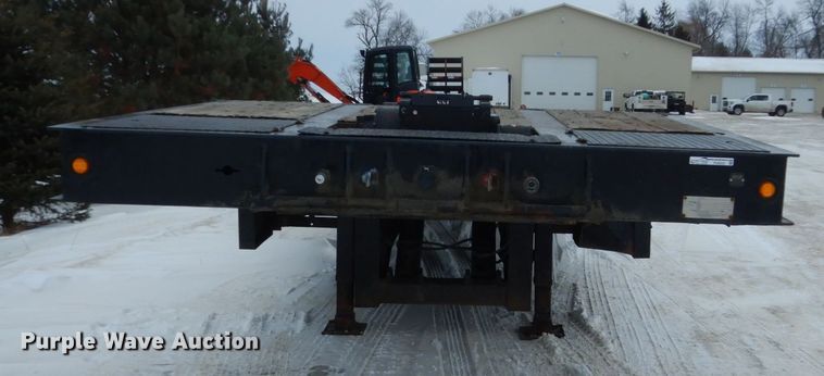 image for item FU9223 2006 XL Specialized XL70SA tilt deck equipment trailer