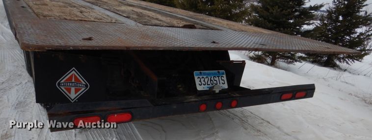 image for item FU9223 2006 XL Specialized XL70SA tilt deck equipment trailer