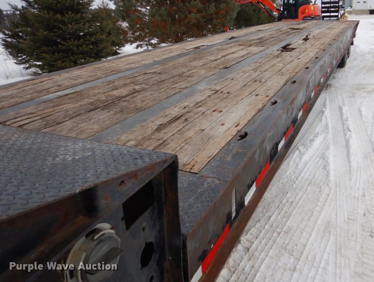 image for item FU9223 2006 XL Specialized XL70SA tilt deck equipment trailer