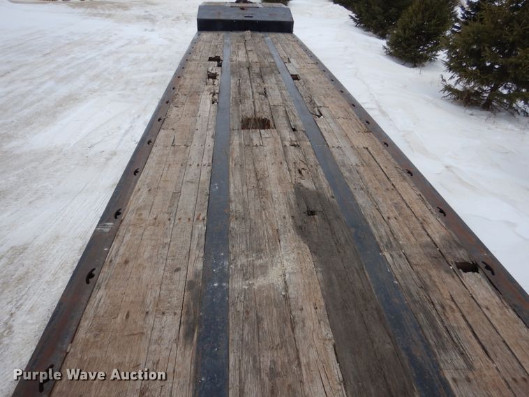 image for item FU9223 2006 XL Specialized XL70SA tilt deck equipment trailer