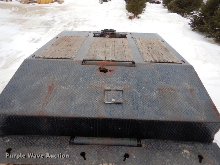 image for item FU9223 2006 XL Specialized XL70SA tilt deck equipment trailer