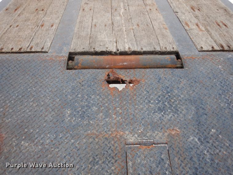 image for item FU9223 2006 XL Specialized XL70SA tilt deck equipment trailer