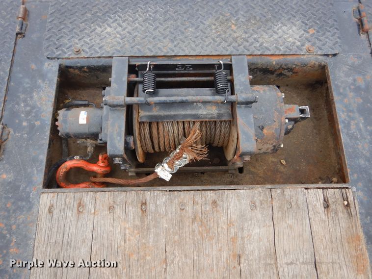 image for item FU9223 2006 XL Specialized XL70SA tilt deck equipment trailer