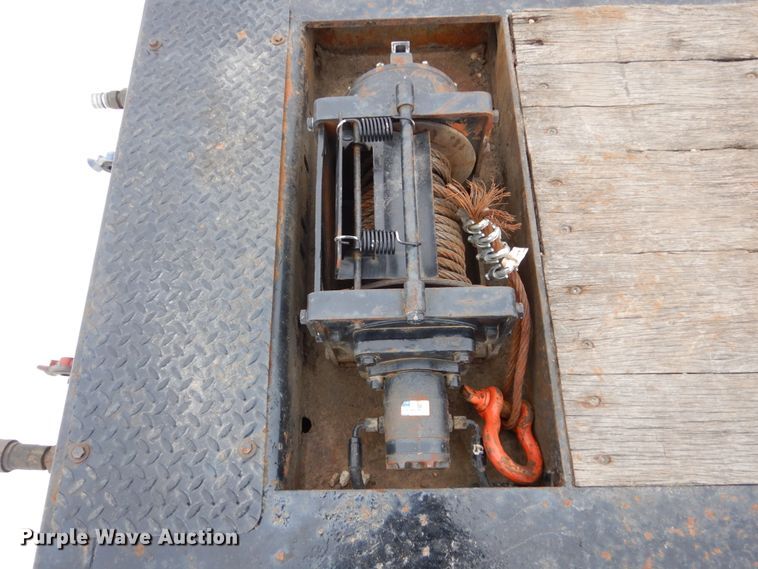 image for item FU9223 2006 XL Specialized XL70SA tilt deck equipment trailer