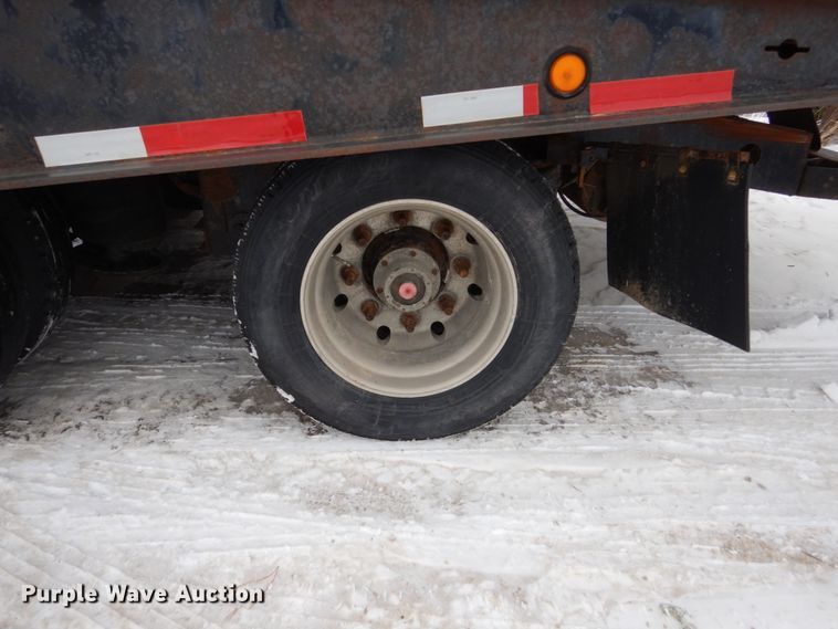 image for item FU9223 2006 XL Specialized XL70SA tilt deck equipment trailer