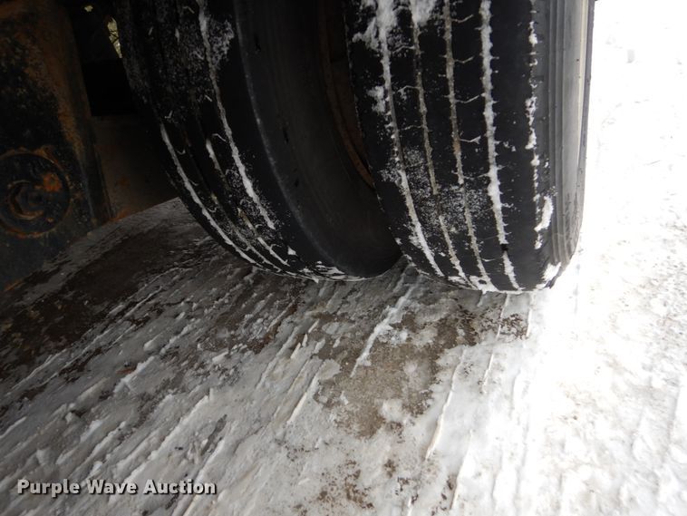 image for item FU9223 2006 XL Specialized XL70SA tilt deck equipment trailer