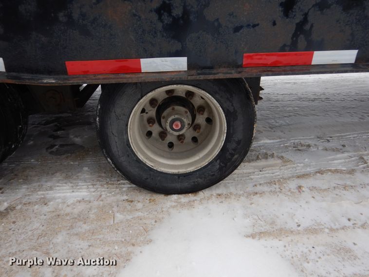 image for item FU9223 2006 XL Specialized XL70SA tilt deck equipment trailer