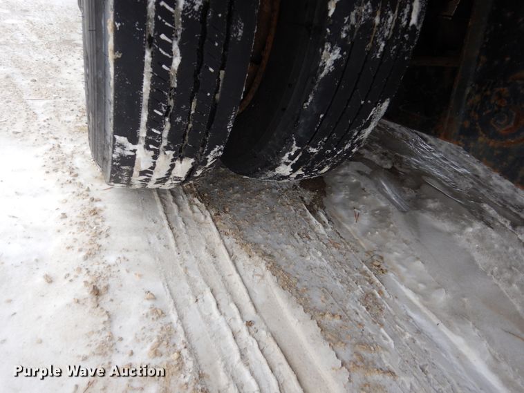 image for item FU9223 2006 XL Specialized XL70SA tilt deck equipment trailer