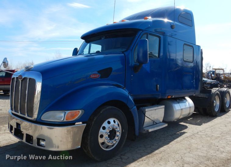 image for item GB9783 2007 Peterbilt 387 semi truck