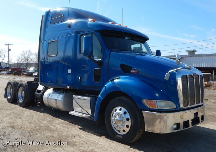 image for item GB9783 2007 Peterbilt 387 semi truck