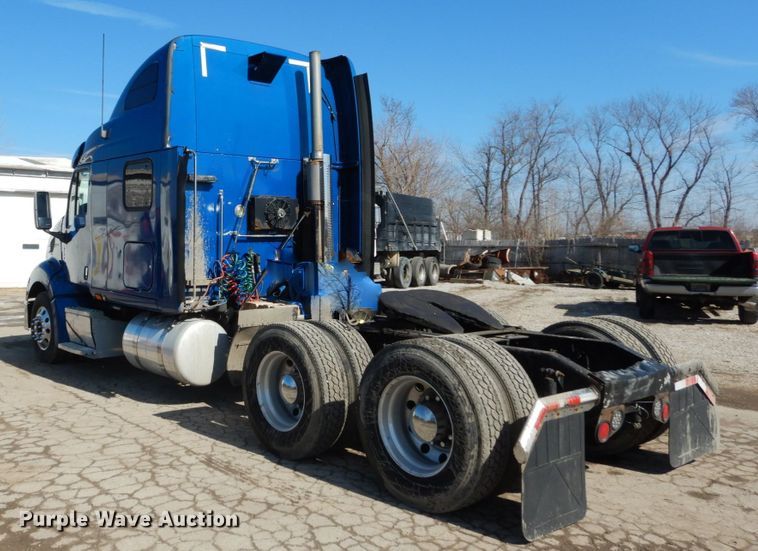 image for item GB9783 2007 Peterbilt 387 semi truck