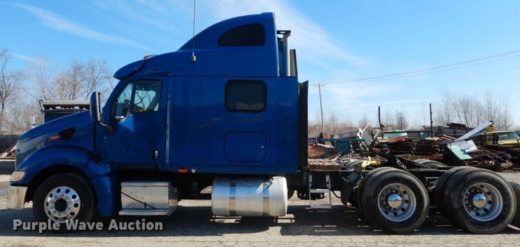 image for item GB9783 2007 Peterbilt 387 semi truck