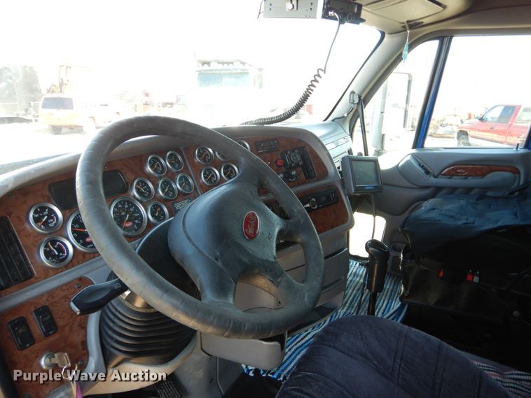 image for item GB9783 2007 Peterbilt 387 semi truck