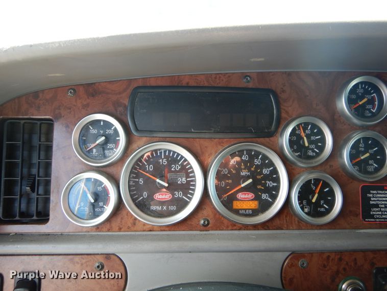 image for item GB9783 2007 Peterbilt 387 semi truck