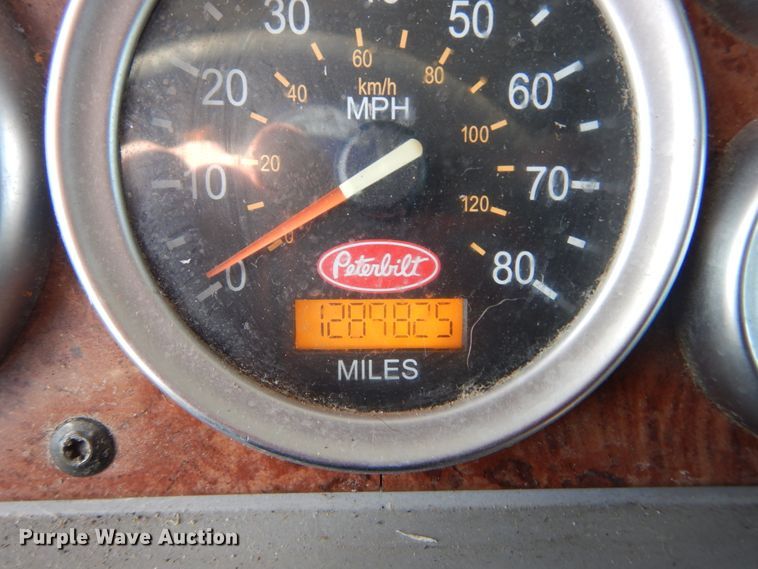 image for item GB9783 2007 Peterbilt 387 semi truck