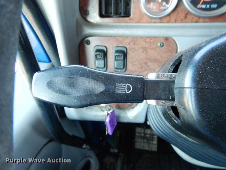 image for item GB9783 2007 Peterbilt 387 semi truck