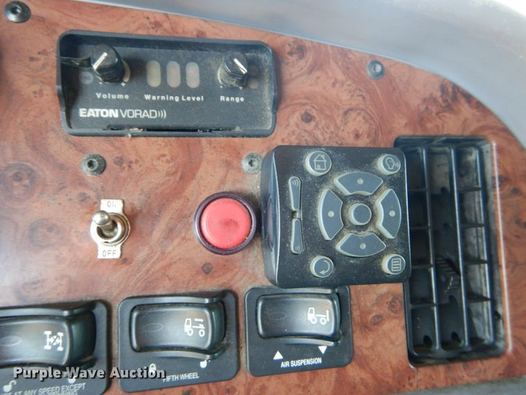 image for item GB9783 2007 Peterbilt 387 semi truck