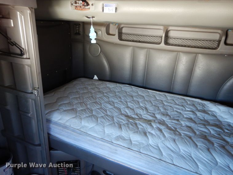 image for item GB9783 2007 Peterbilt 387 semi truck