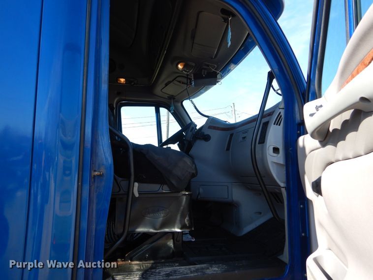 image for item GB9783 2007 Peterbilt 387 semi truck