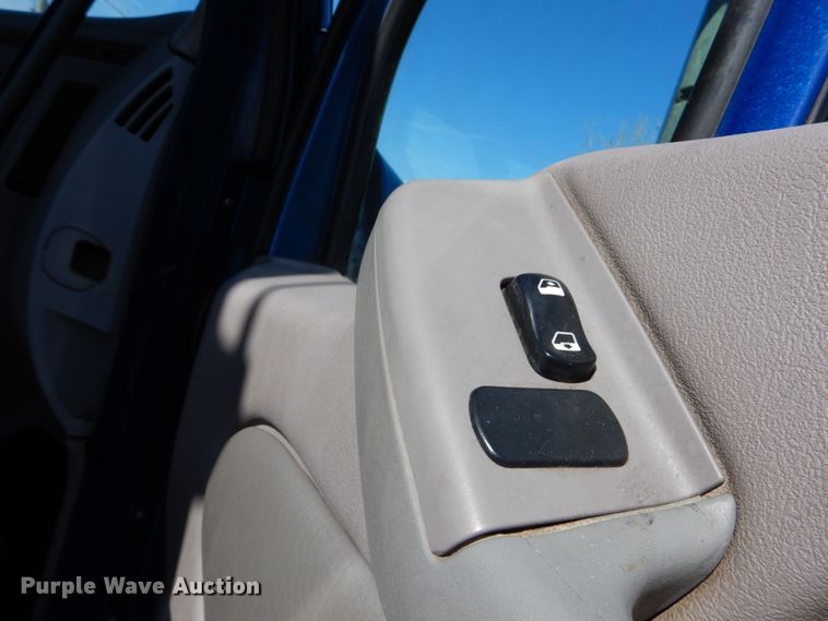 image for item GB9783 2007 Peterbilt 387 semi truck