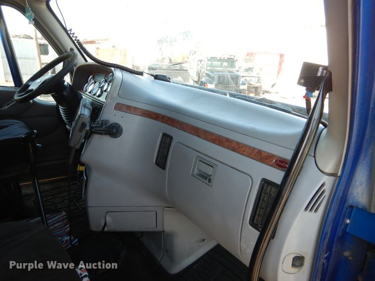 image for item GB9783 2007 Peterbilt 387 semi truck