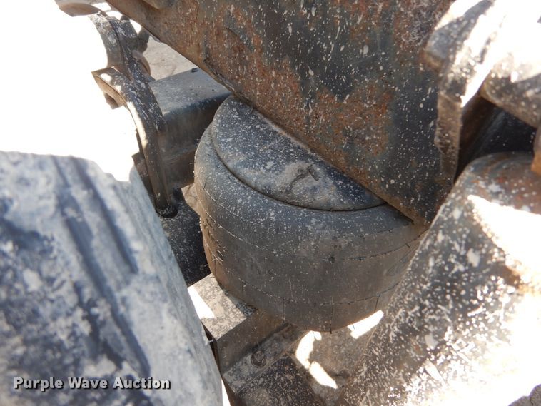 image for item GB9783 2007 Peterbilt 387 semi truck