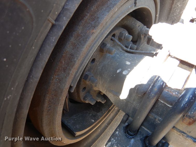 image for item GB9783 2007 Peterbilt 387 semi truck