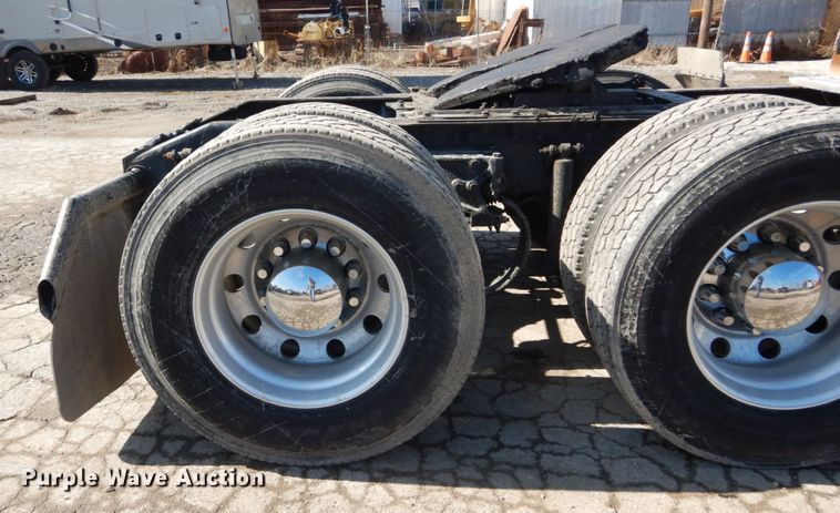 image for item GB9783 2007 Peterbilt 387 semi truck