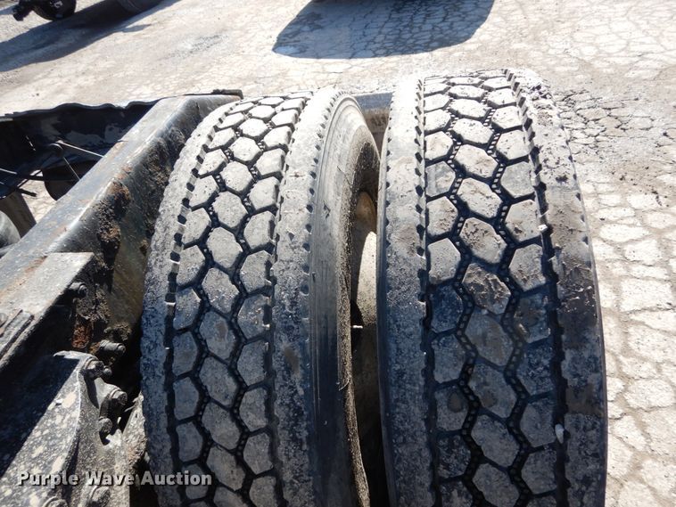 image for item GB9783 2007 Peterbilt 387 semi truck