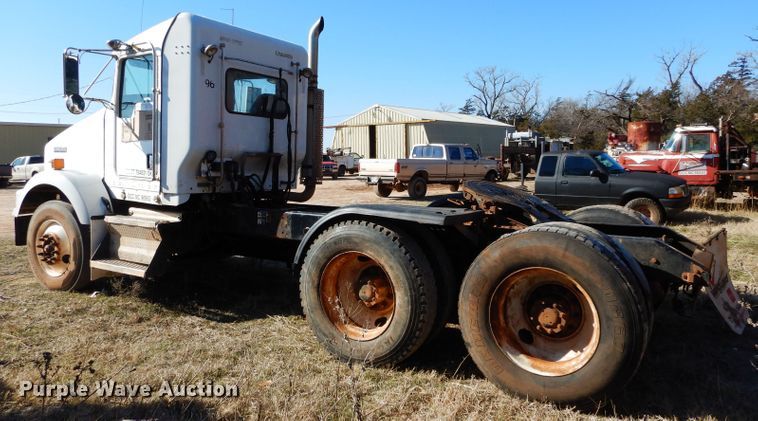 image for item GE9091 2006 Kenworth T800 semi truck