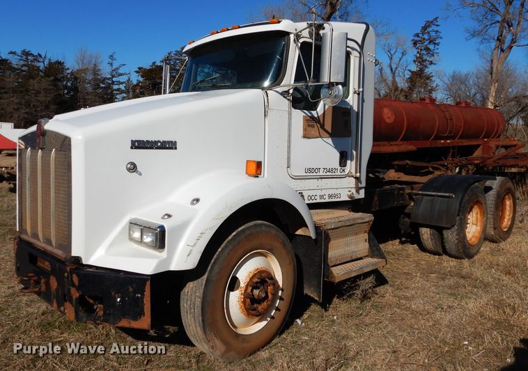 image for item GE9091 2006 Kenworth T800 semi truck