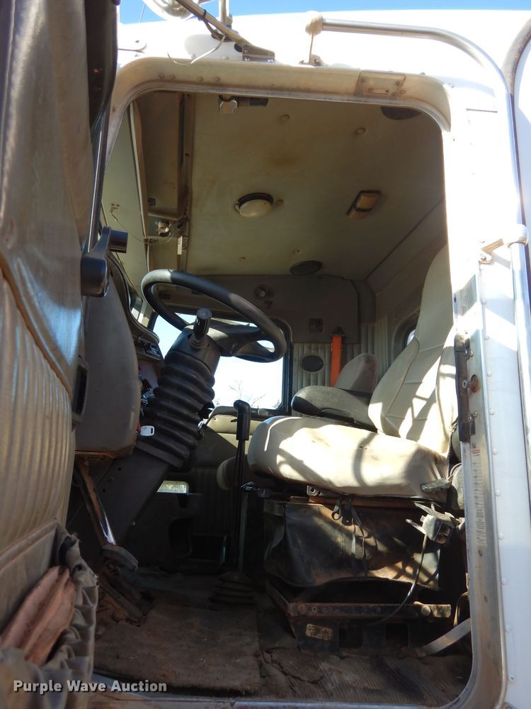 image for item GE9091 2006 Kenworth T800 semi truck