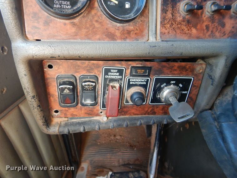 image for item GE9091 2006 Kenworth T800 semi truck