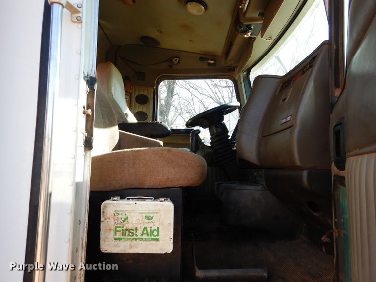 image for item GE9091 2006 Kenworth T800 semi truck