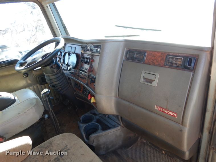 image for item GE9091 2006 Kenworth T800 semi truck