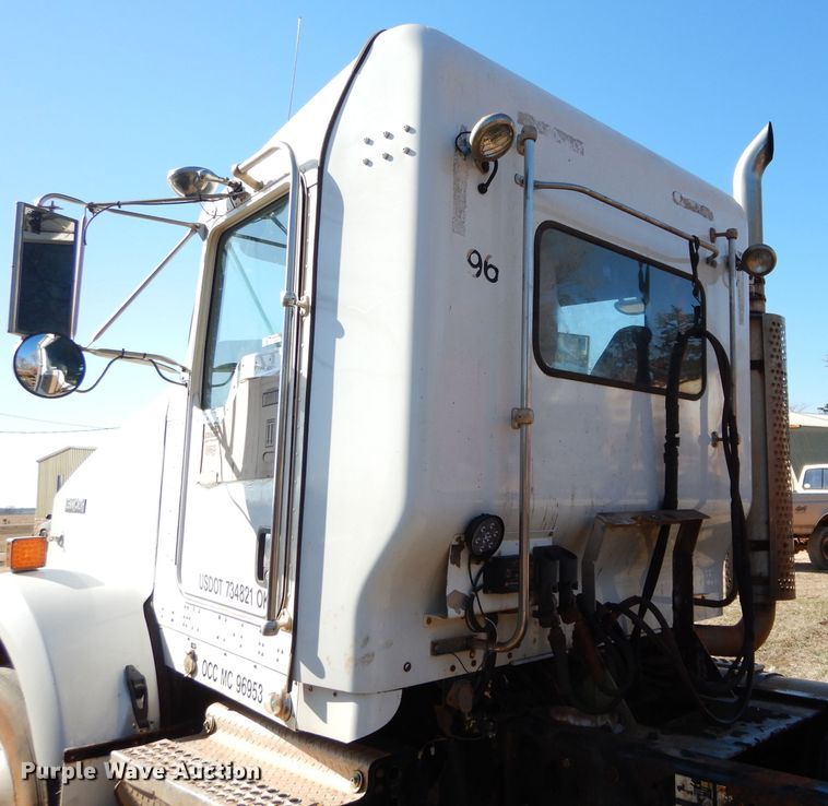 image for item GE9091 2006 Kenworth T800 semi truck