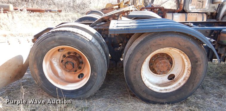 image for item GE9091 2006 Kenworth T800 semi truck