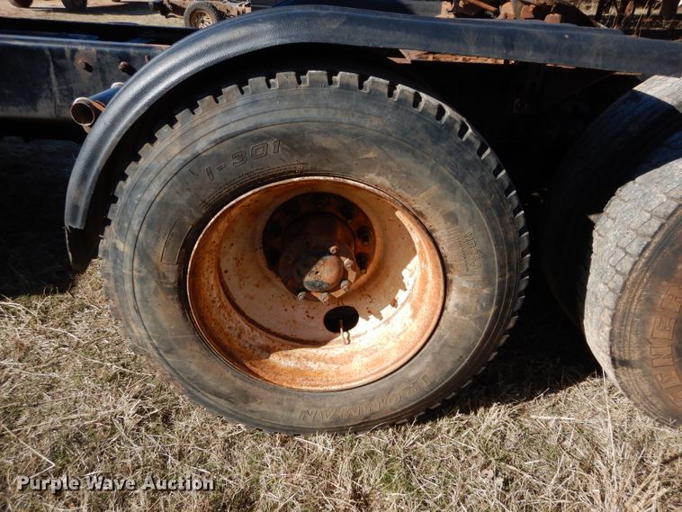 image for item GE9091 2006 Kenworth T800 semi truck