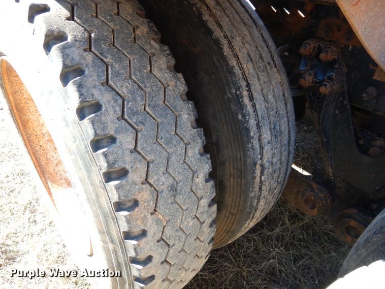 image for item GE9091 2006 Kenworth T800 semi truck