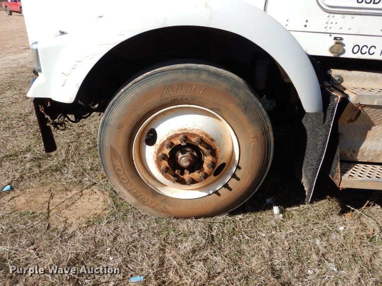 image for item GE9091 2006 Kenworth T800 semi truck