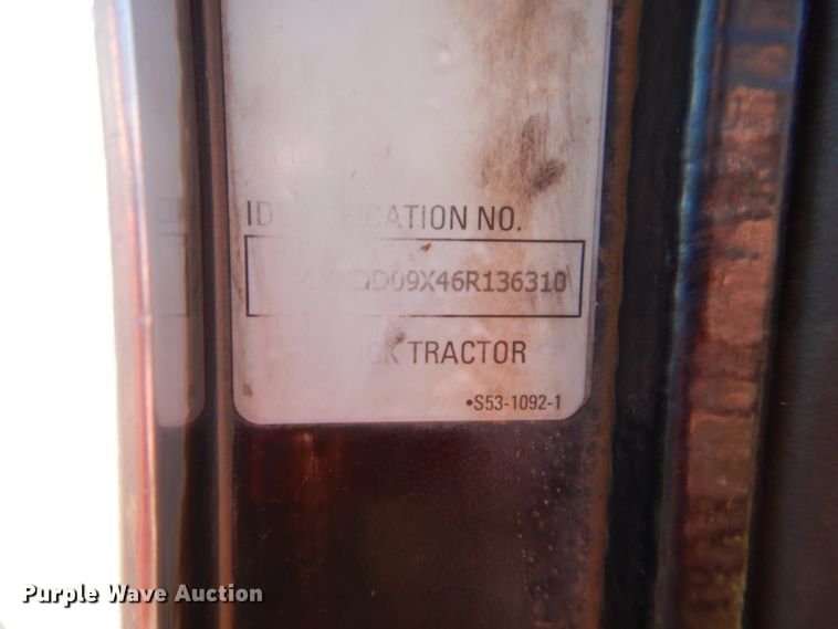 image for item GE9091 2006 Kenworth T800 semi truck