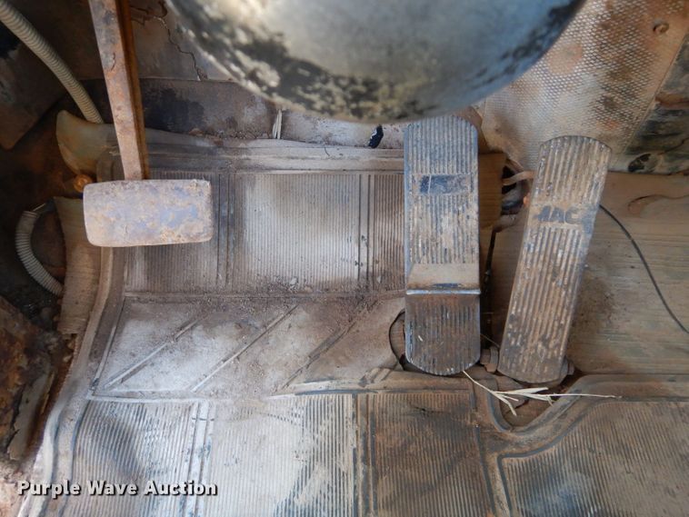 image for item GE9092 1989 Mack R688ST semi truck