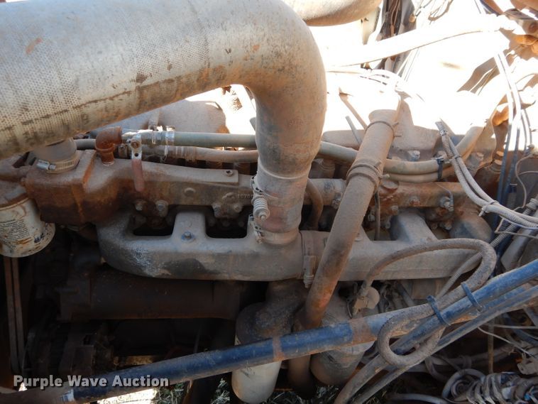 image for item GE9092 1989 Mack R688ST semi truck