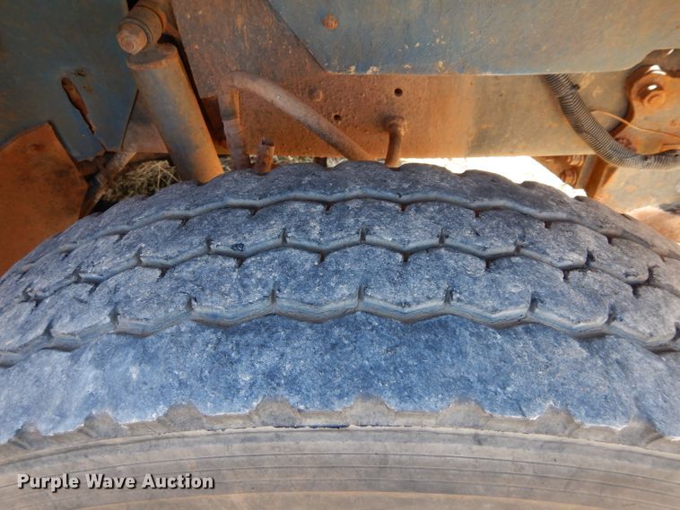 image for item GE9092 1989 Mack R688ST semi truck