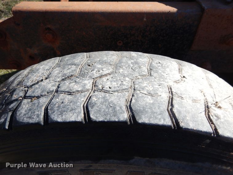 image for item GE9092 1989 Mack R688ST semi truck