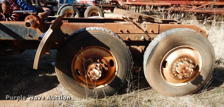 image for item GE9092 1989 Mack R688ST semi truck