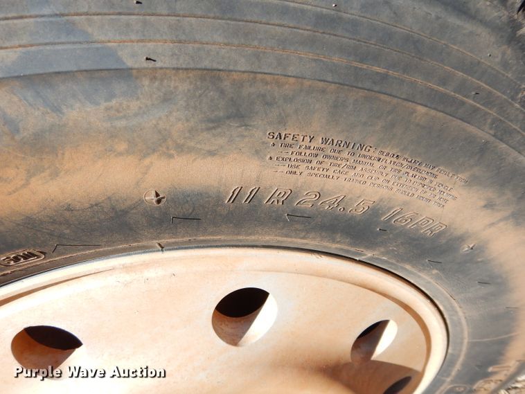 image for item GE9092 1989 Mack R688ST semi truck