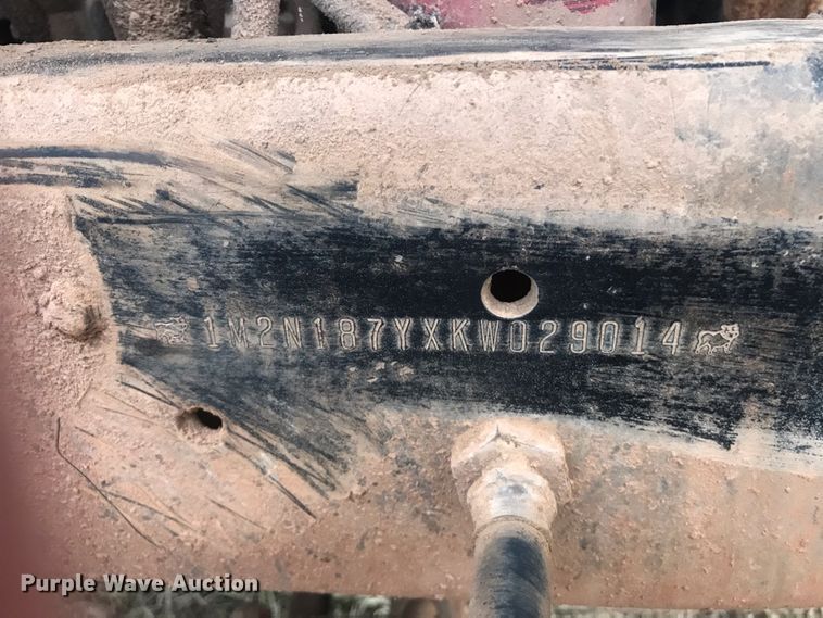 image for item GE9092 1989 Mack R688ST semi truck