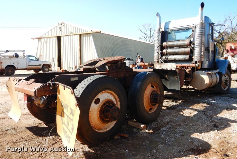 image for item GE9093 1992 Kenworth T800 semi truck