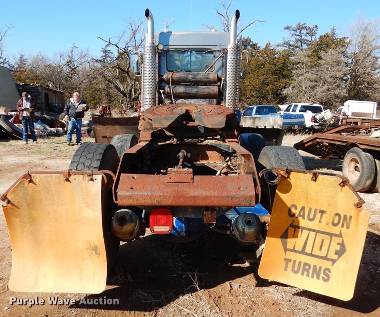 image for item GE9093 1992 Kenworth T800 semi truck